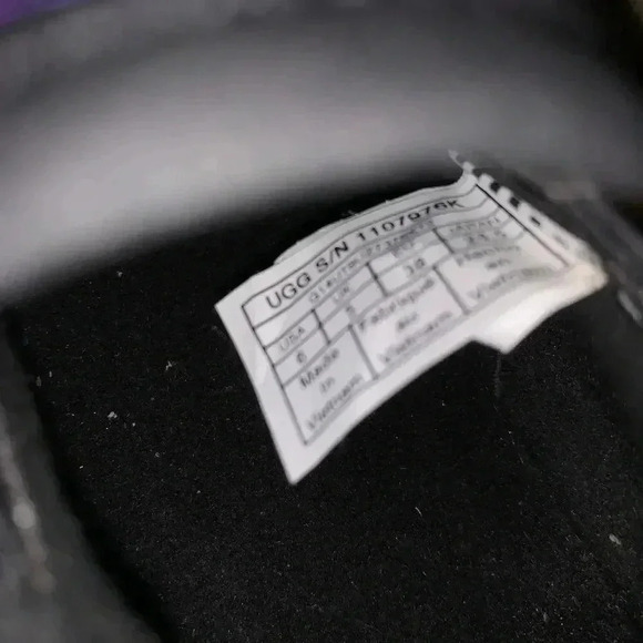 UGG Caplan Slip On big Girls Shoes Size 6, colorful pattern black background. - Picture 2 of 9